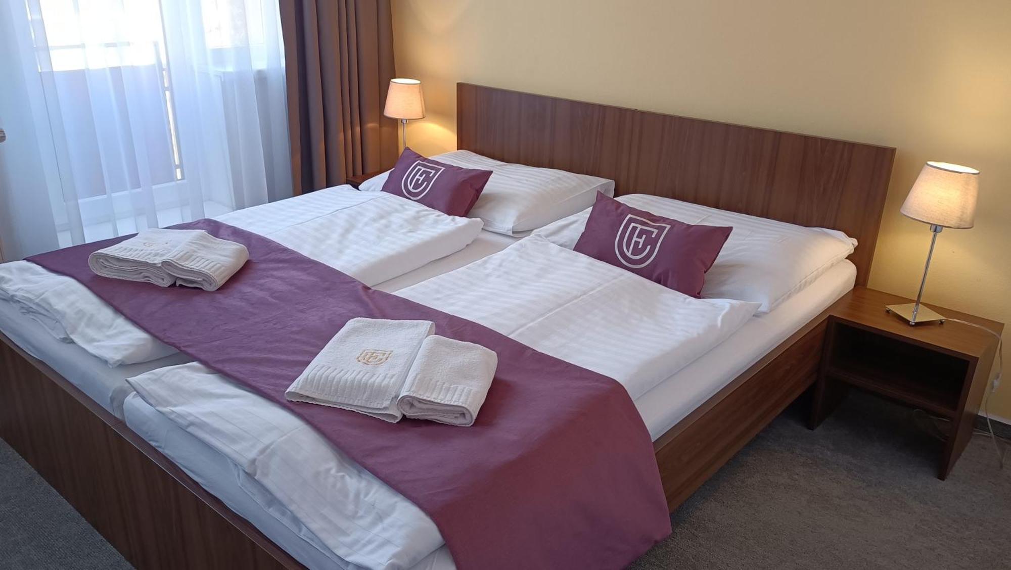 Hotel Eminent Stupava Luaran gambar