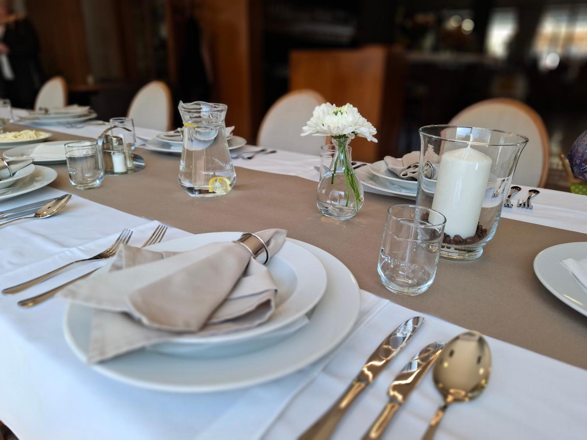 Hotel Eminent Stupava Luaran gambar